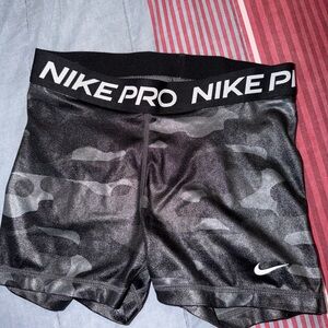 Nike Pro Women's Gray Camo Athletic Shorts